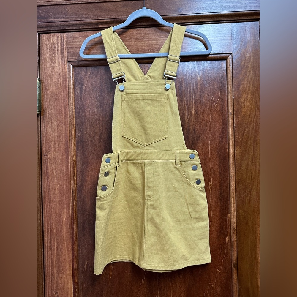Wild Honey. Size Small. Overall Dress